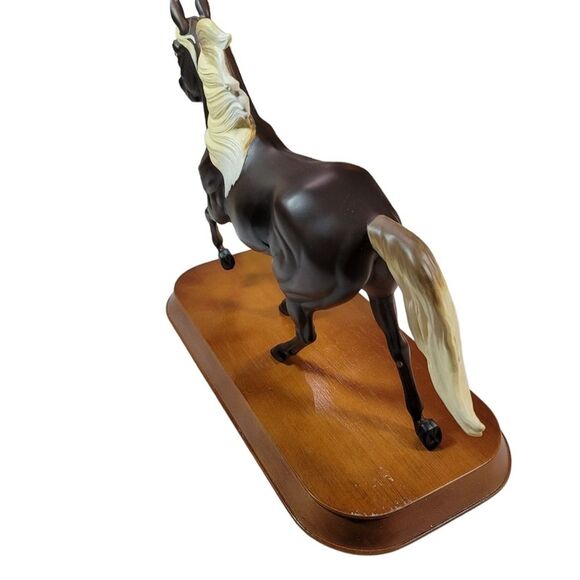 Breyer Dakota Rocky Mountain Horse collectible limited edition - NIB- RARE - Picture 3 of 15